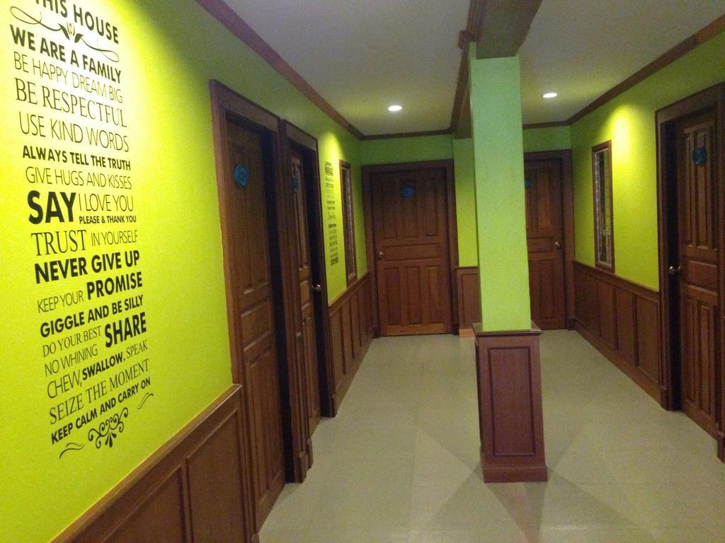K2 Backpacker Hostel Khao Lak Eksteriør billede